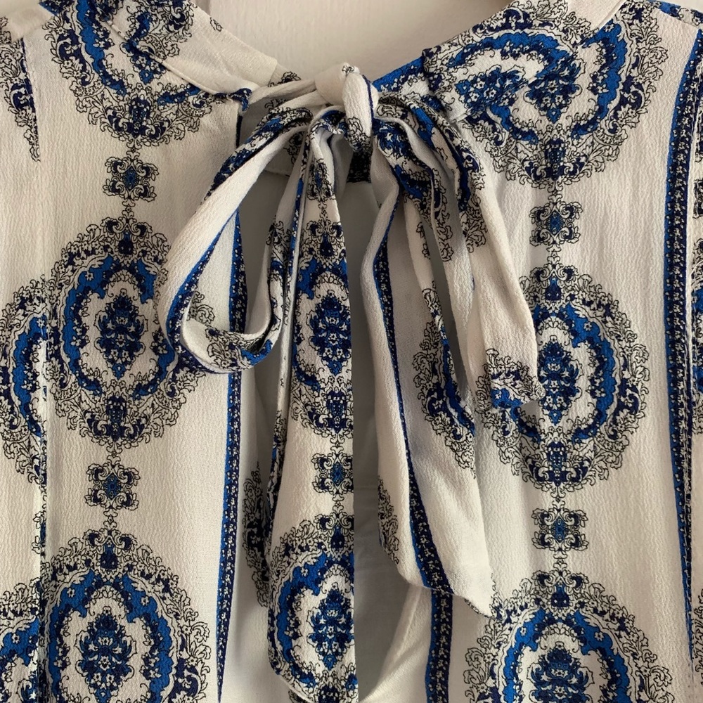 Keyhole Tie Back Tunic by Promesa